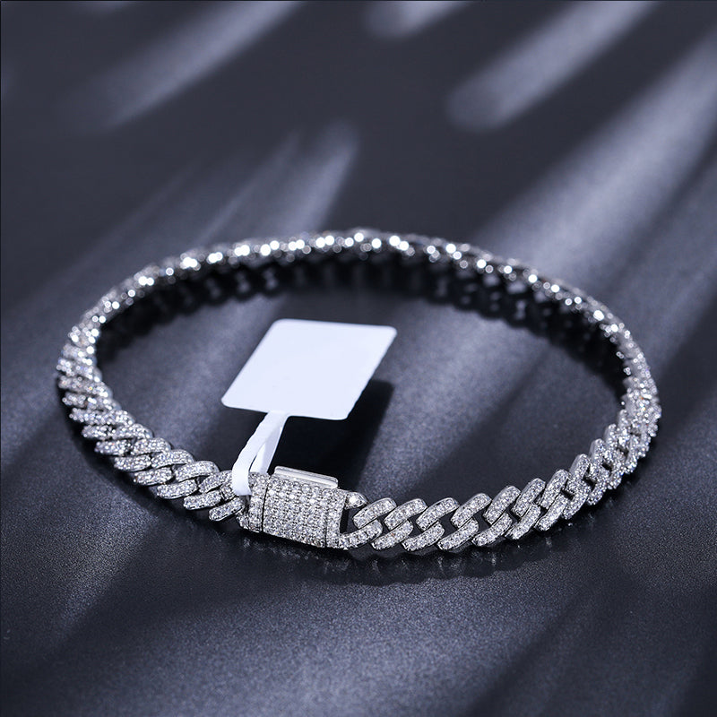 Luxury Sparkling Cuban Link Bracelet – Timeless Elegance with Magnetic Lock